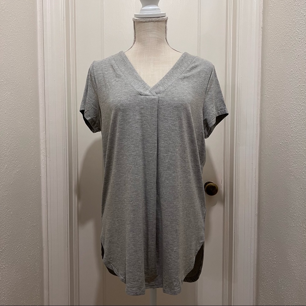 NWT Old Navy Loose Luxe V-Neck Tunic Shortsleeved T-Shirt Heather Gray Medium
